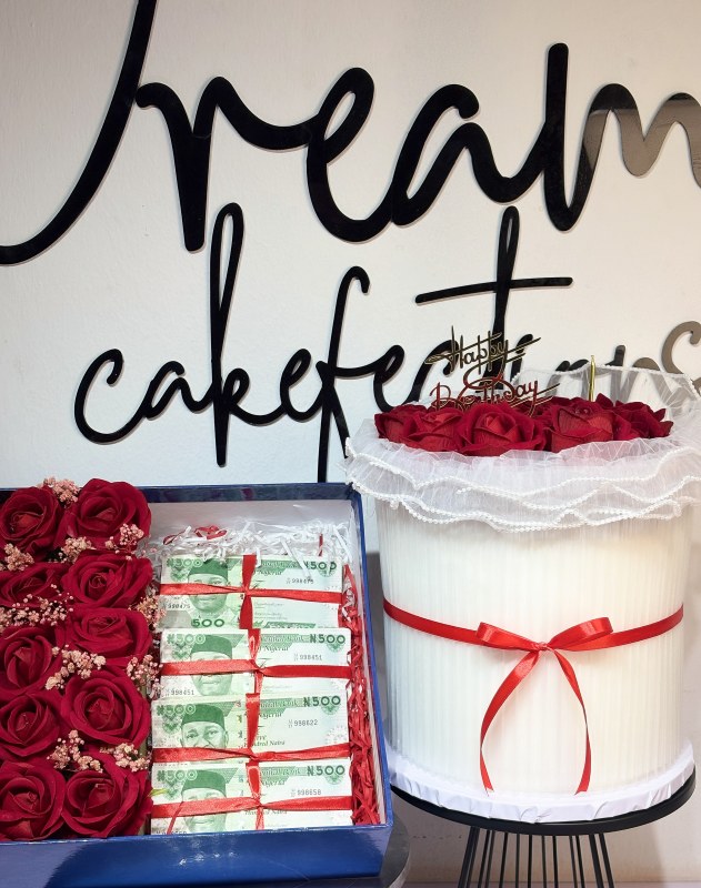 graduation cake