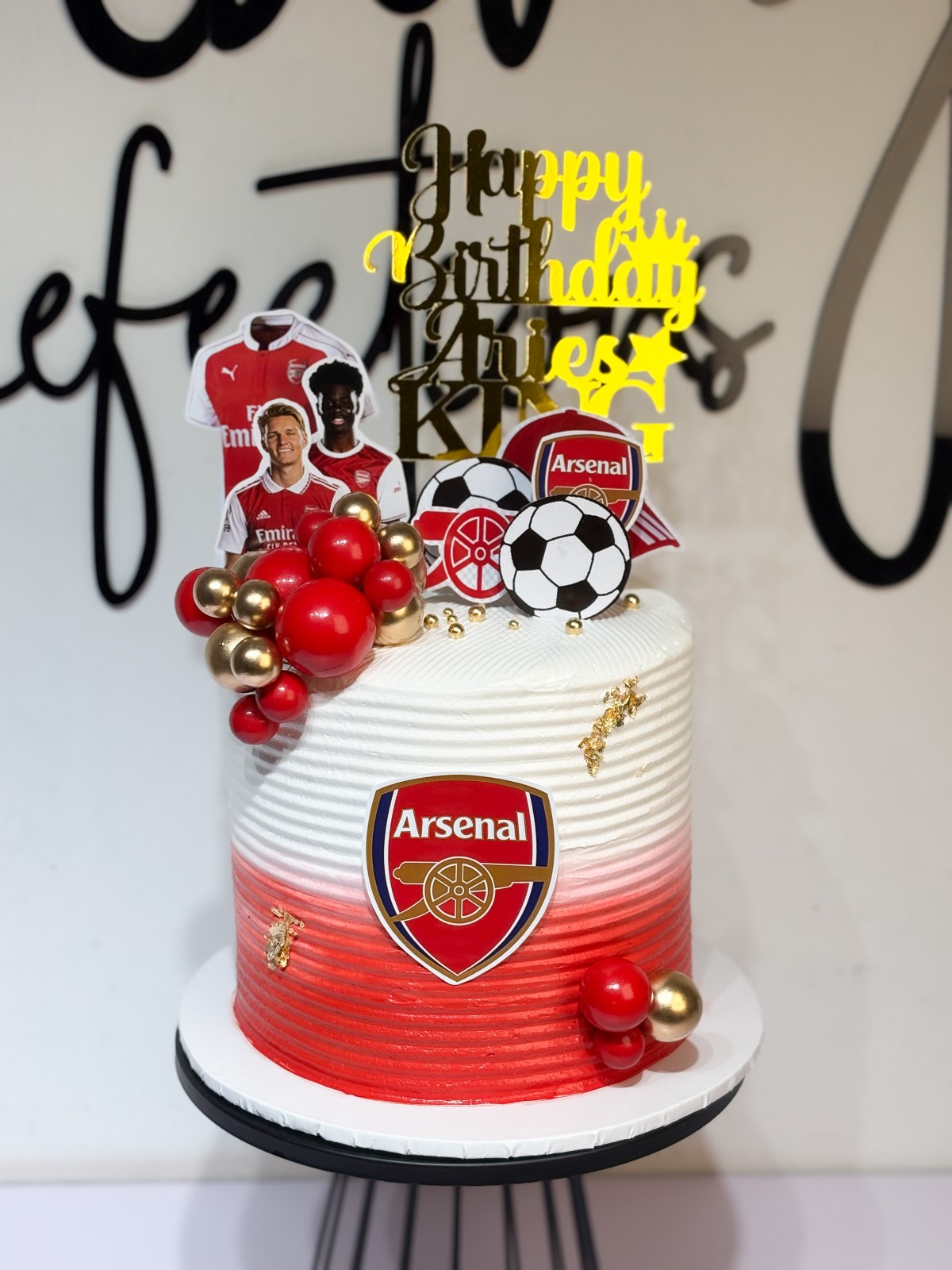 Arsenal Themed Cake