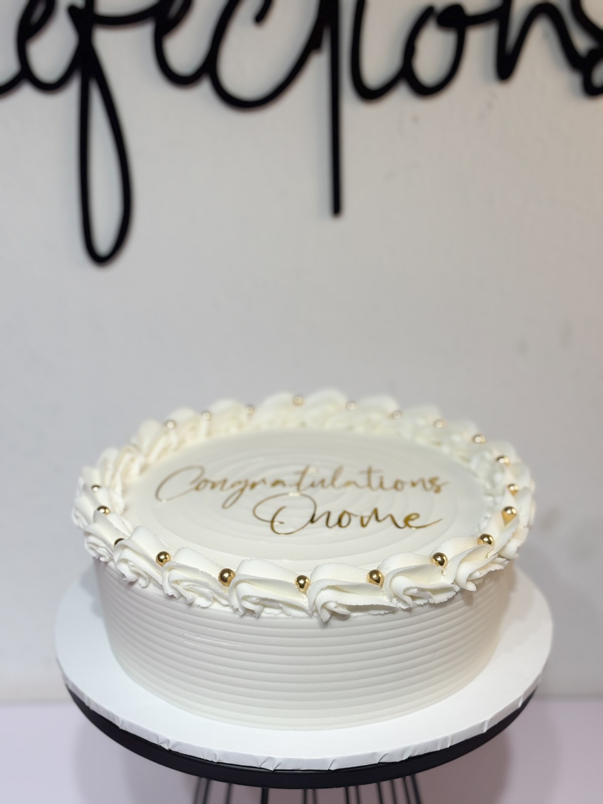 The Classic Charm Cake